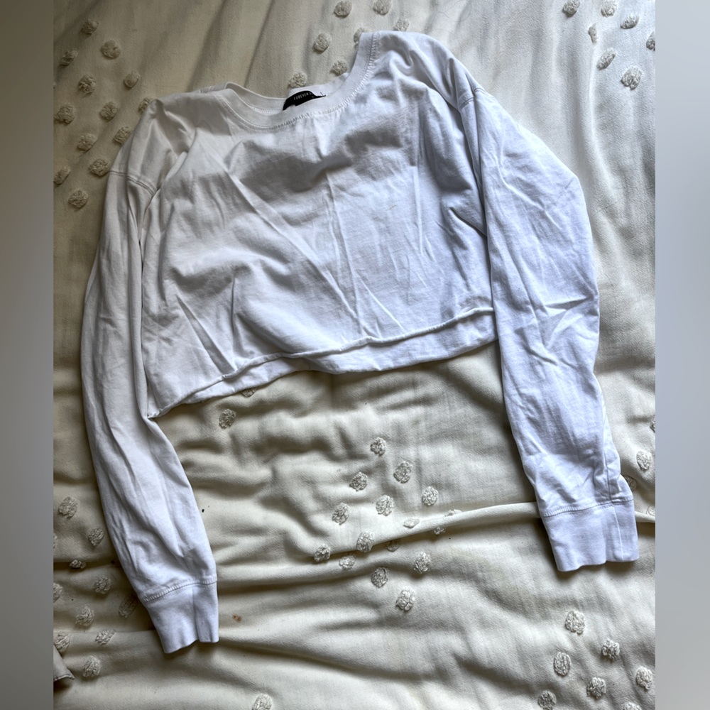 White tee long sleeve crop